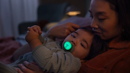 Philips Avent Pacifier Ultra Soft NightTime SCF094/04, 6-18 м., 2 броя