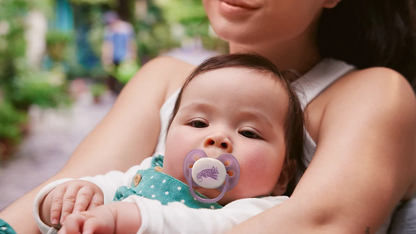 Philips Avent Pacifier Ultra Soft NightTime SCF094/04, 6-18 м., 2 броя