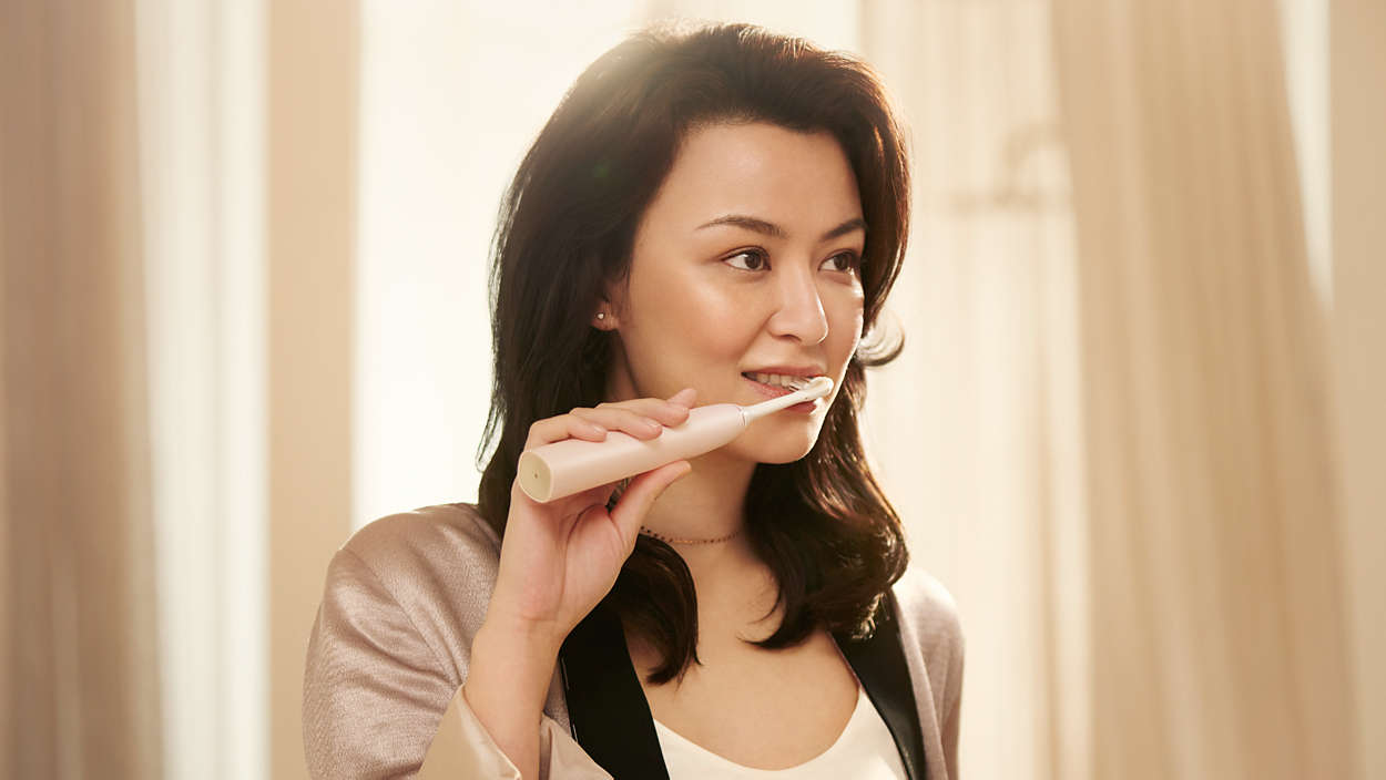 Звукова четка за зъби Philips Sonicare 9900 Prestige, шампанско HX9992/11