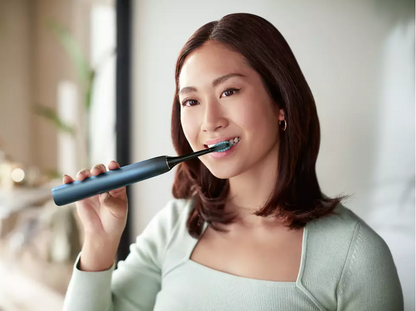 Звукова четка за зъби Philips Sonicare DiamondClean New Generation, синя HX9911/88