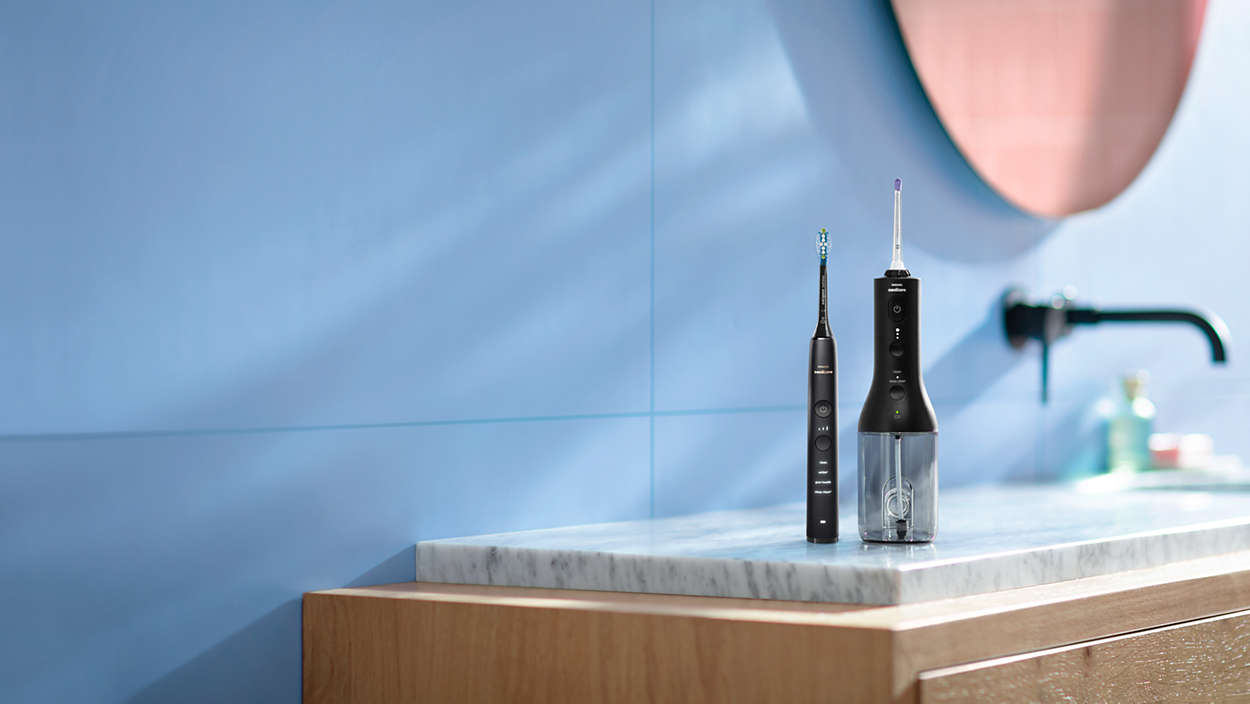 Зъбен душ и звукова четка за зъби и Philips Sonicare DiamondClean 9000, черна HX3886/43