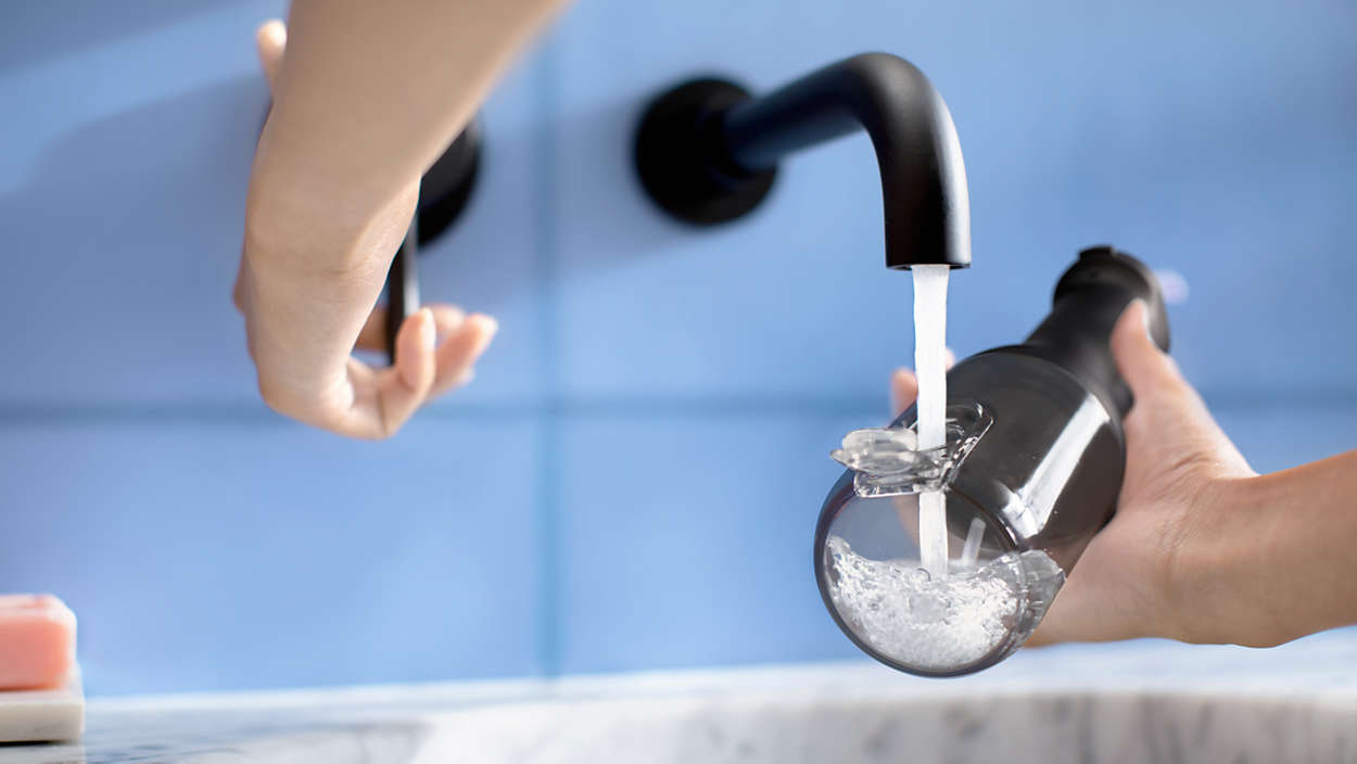 Зъбен душ и звукова четка за зъби и Philips Sonicare DiamondClean 9000, черна HX3886/43