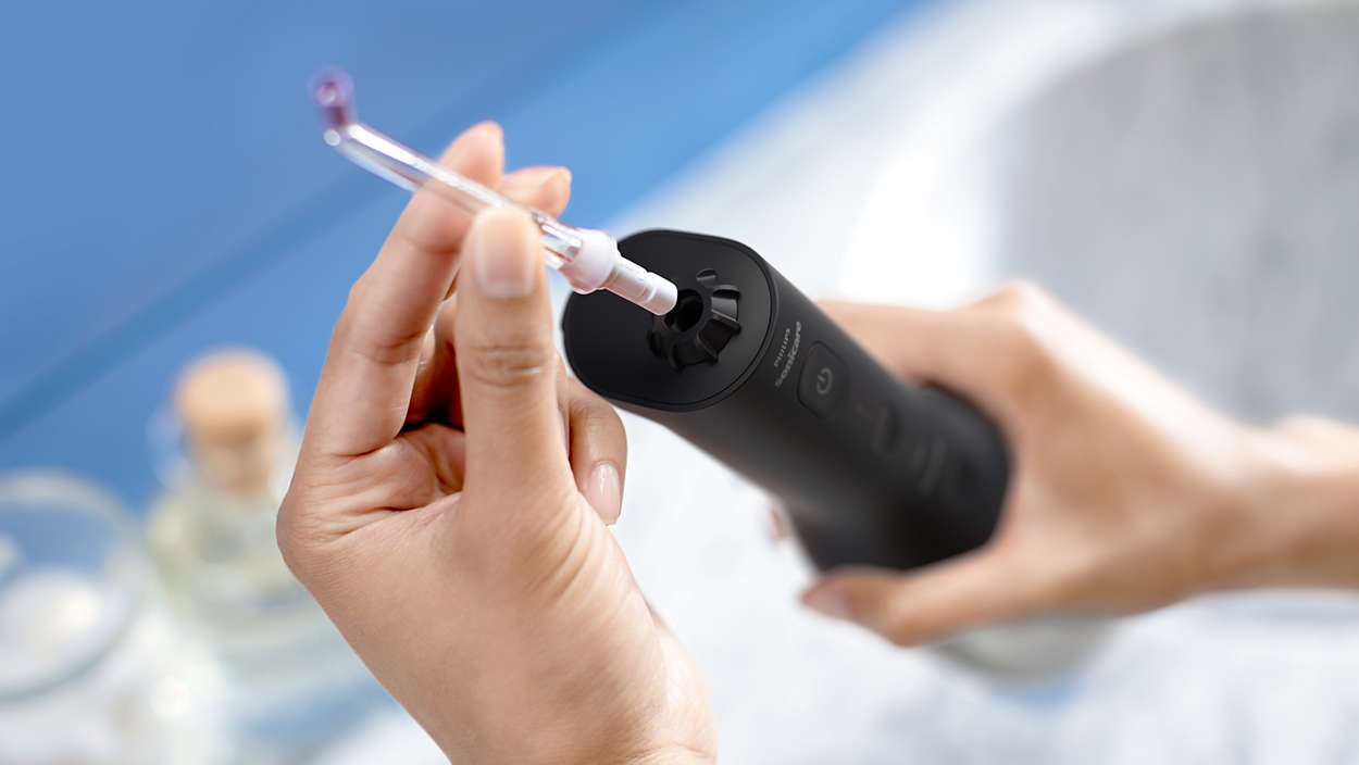 Зъбен душ и звукова четка за зъби и Philips Sonicare DiamondClean 9000, черна HX3886/43