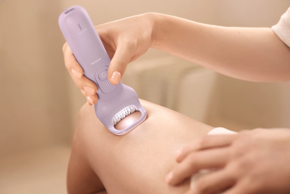 100% водоустойчив безжичен епилатор Philips 9000 BRE728/00