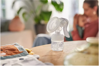 Комплект за кърмене с ръчна помпа за кърма и стерилизатор за бутилки Philips Avent SCD430/50